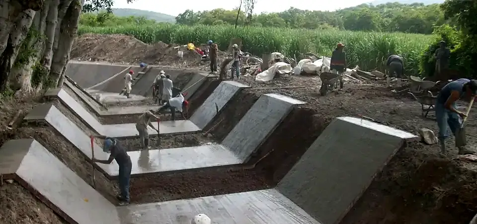Canales de riego en zonas agropecuarias, foto 3